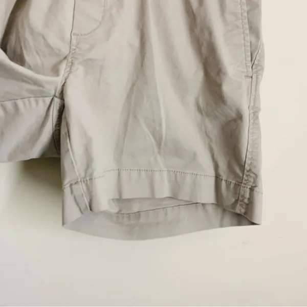 Gap Maternity Khaki Stretch Shorts Tan size 10 - Image 5