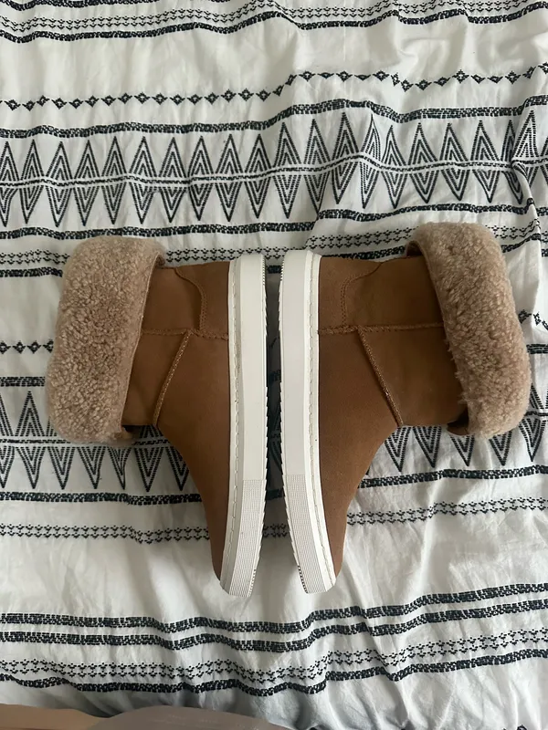 UGG Boots Women’s Classic Short 7 Brown II Chestnut - Image 4