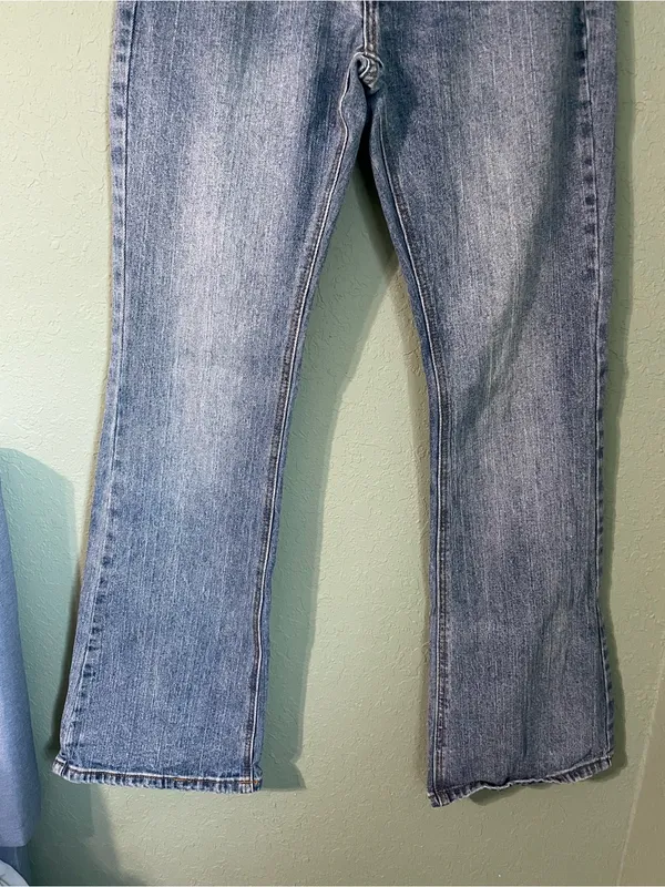 Brandy Melville John Galt Low Rise Bootcut Jean Size Small 4/6 Light Wash Denim - Image 7