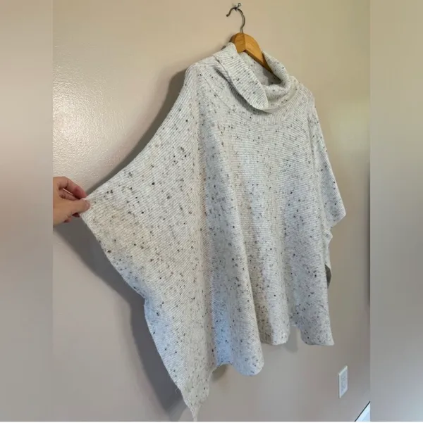 Moon & Maddison CLEARANCE! Cream Speckled Cowl Poncho Sweater Size XS EUC - Image 3
