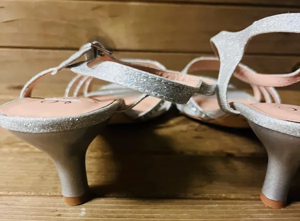 L Lorraine Berkly Silver Rhinestone Shoes Formal Prom Wedding kitten Heels Sz 9 - Image 10