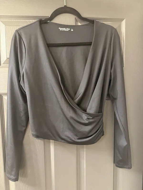 Abercrombie Black Top L - Image 2