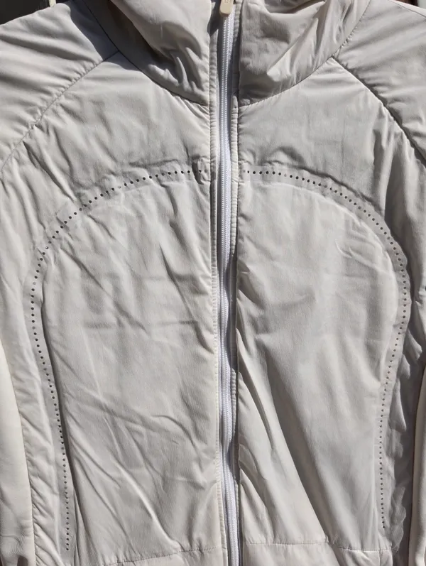 Lululemon Off White Running Windbreaker Jacket  Small - Image 2
