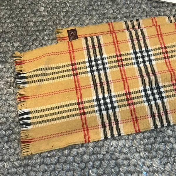 Non Signe Burberry Plaid Printed Scarf Made in France - Image 3