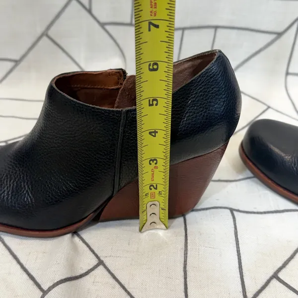 Kork-Ease Wedge Ankle Booties 8.5 Black Leather Side Zip‎ Shooties K39903 - Image 8