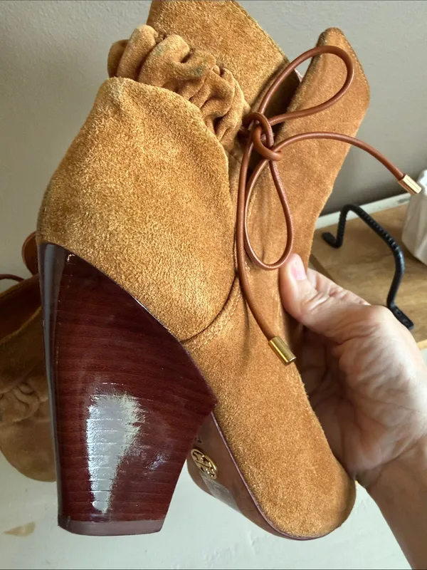 TORY BURCH Lila Ankle Bootie Camel Brown Suede 7.5 Boho Minimalist Quiet Luxury - Image 8