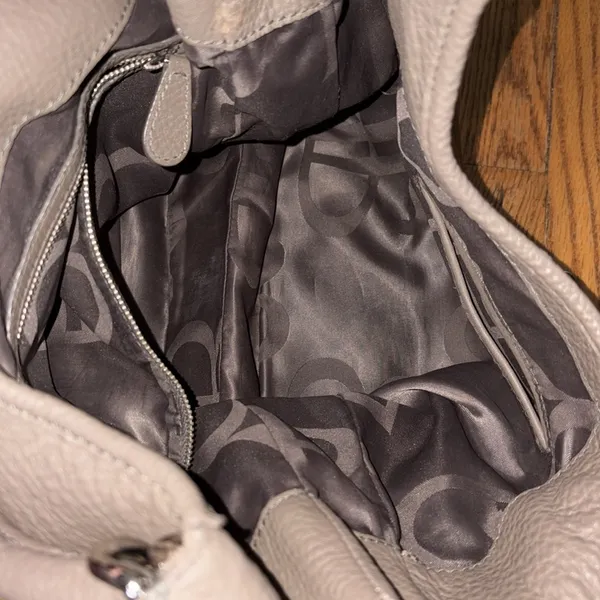 Banana Republic Peddled‎ Leather Shoulder Bag Taupe - Image 6