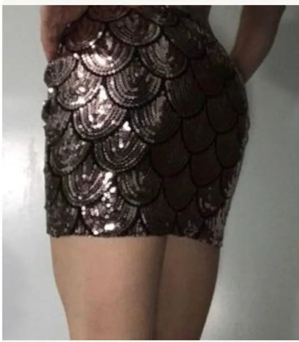 Lila Rose sequin rose and black mini skirt size medium - Image 2