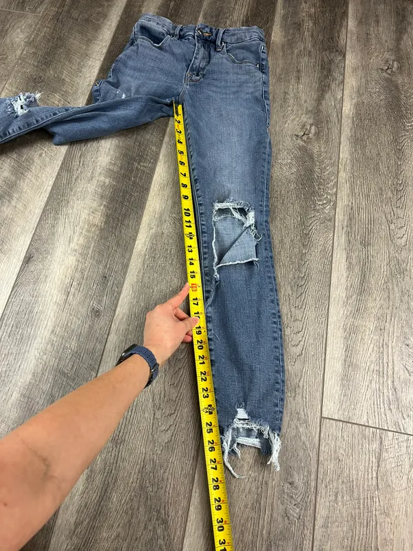 Good American Distressed Jeans - Image 14
