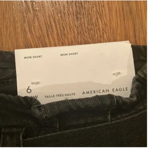 NWT American Eagle Black Denim Mom Short Size 6 - Image 3