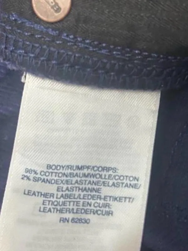 Navy blue #Lands’ End corduroy pants in a US 6 - Image 3