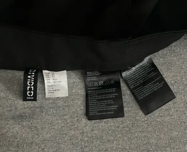 🕋 H&M Divided Black Mini Skirt - Image 5