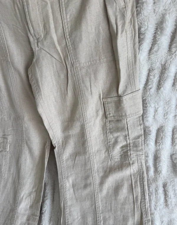 Hollister Stone Beige Cargo Pants - Image 3