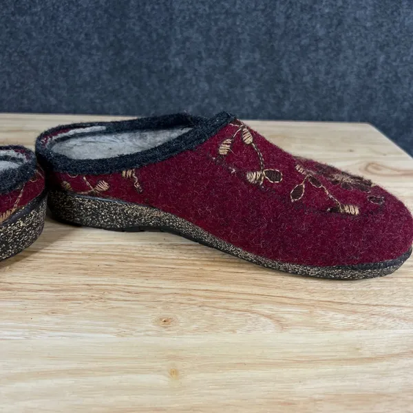 Taos Women Red Wool Floral Embroidered Clogs Mules Size EU 38 Made in Spain - Image 7