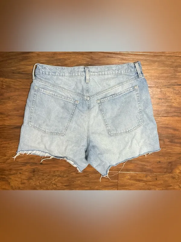 Old Navy High-Waisted Baggy Jean Shorts Light Wash Frayed Cut Offs 2026 Size 10 - Image 2