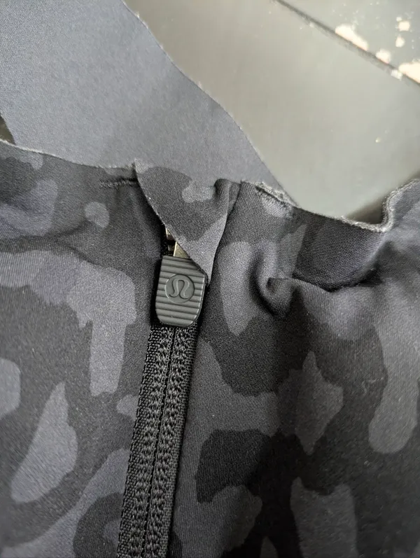 Lululemon Athletica Black Leopard Print Enlite Bra Size 34C - Image 2
