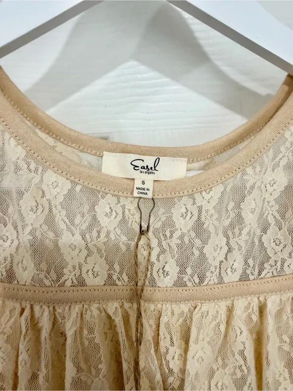 NWT Easel Cream Lace Coquette Cottagecore Cold Shoulder Balletcore Small Top - Image 3
