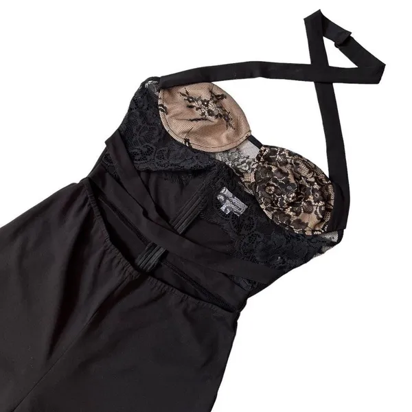superdown Greta Halter Jumpsuit in Black‎ - Image 3