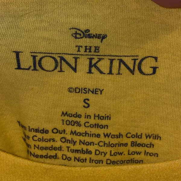 Disney‎ The Lion King Graphic Tee Yellow Simba Pumbaa Timon Small - Image 3