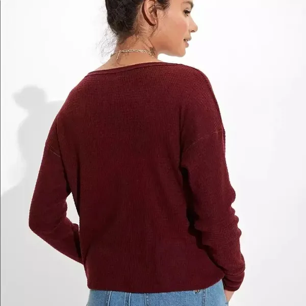 ✨ AE Plush Long Sleeve V-Neck T-Shirt✨ - Image 2