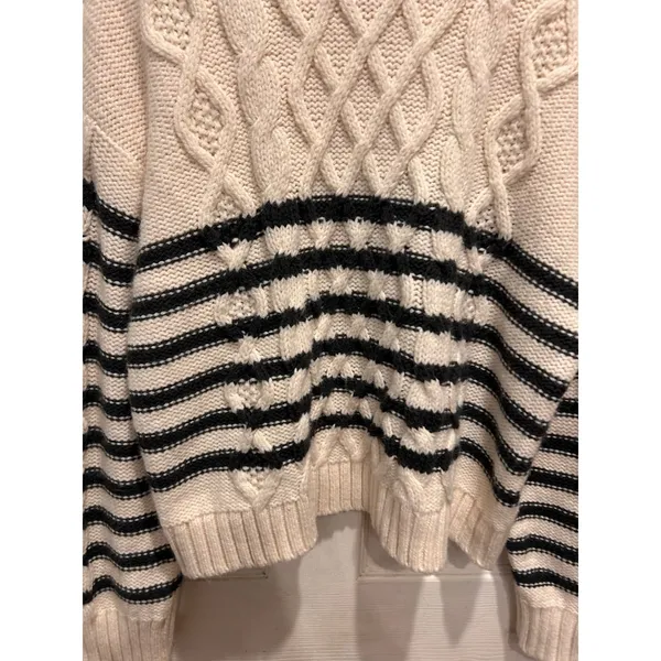 American Eagle Women L Cream Black Striped Cable‎ Knit Crew Neck Sweater Relaxed - Image 2