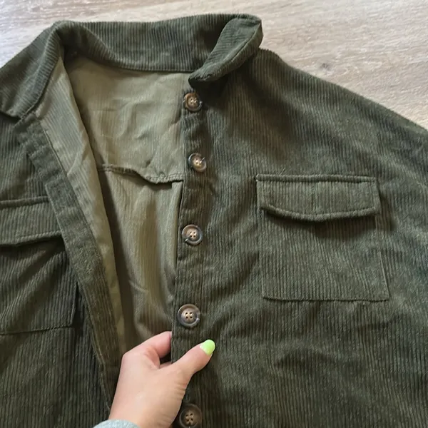 Large nwot women’s corduroy ribbed Hunter green button up shirt - Image 2