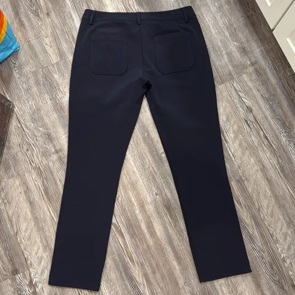 Theory women's deep navy straight pants size 6 - Image 4