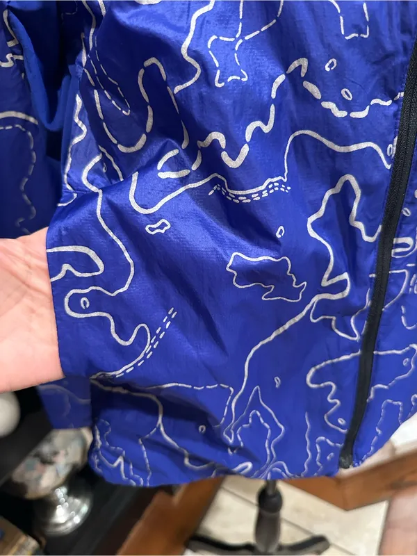 The North Face Blue & White Topographic Map Windbreaker – Size Large - Image 8