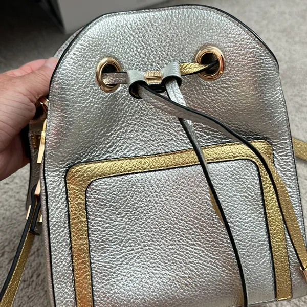 Cute , small metallic bucket purse -made in Italy - Image 3