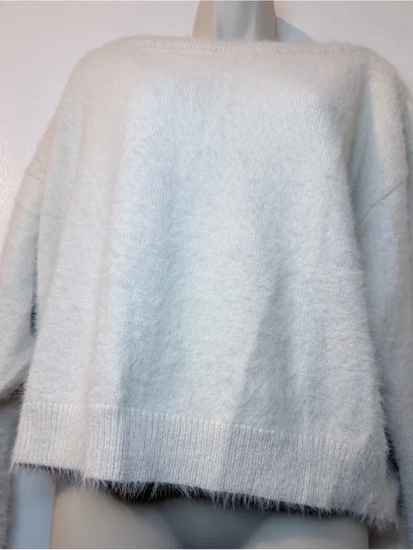 Beverly and Beck XS Cream Fuzzy Boat Neck Sweater Oversized - Image 5