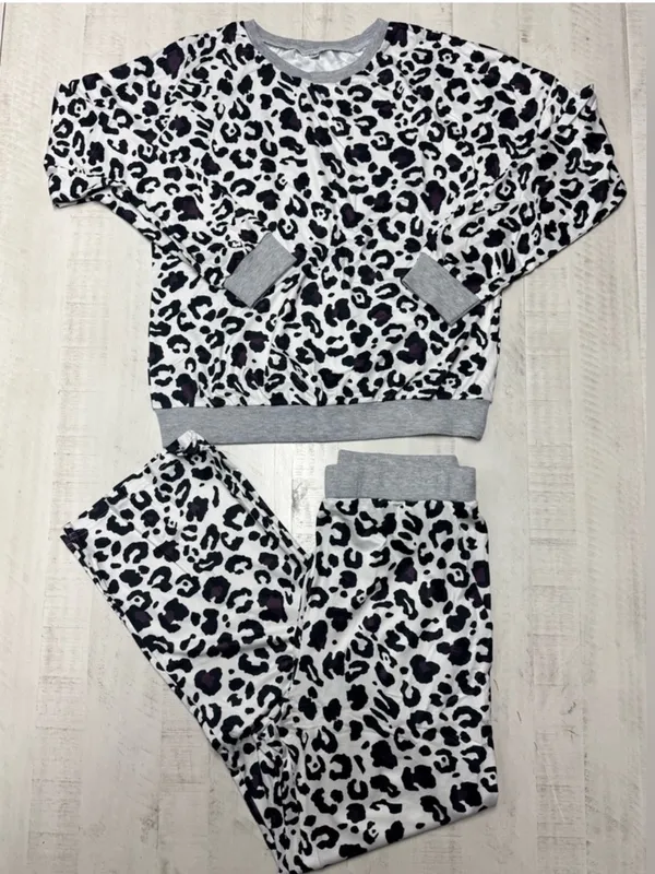 Leopard Print Women's Pajama Set - Image 3