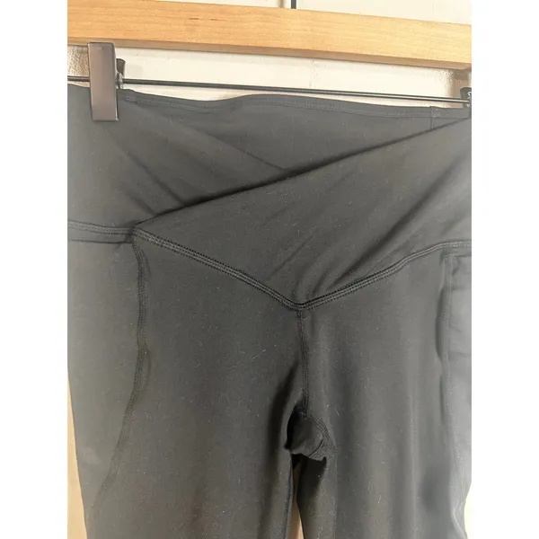 Fabletics PureLuxe Oasis V-Front Crossover High Waisted Leggings‎ Black XS - Image 2