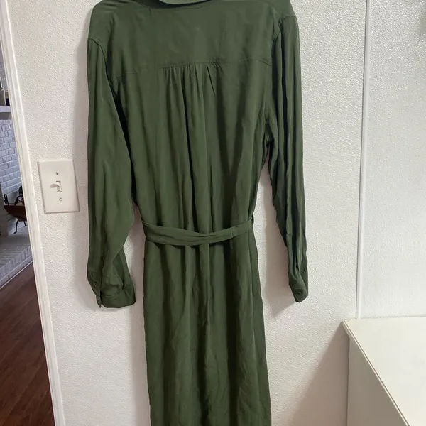 Time & Tru olive Green belted shirt dress L ( never worn) - Image 2