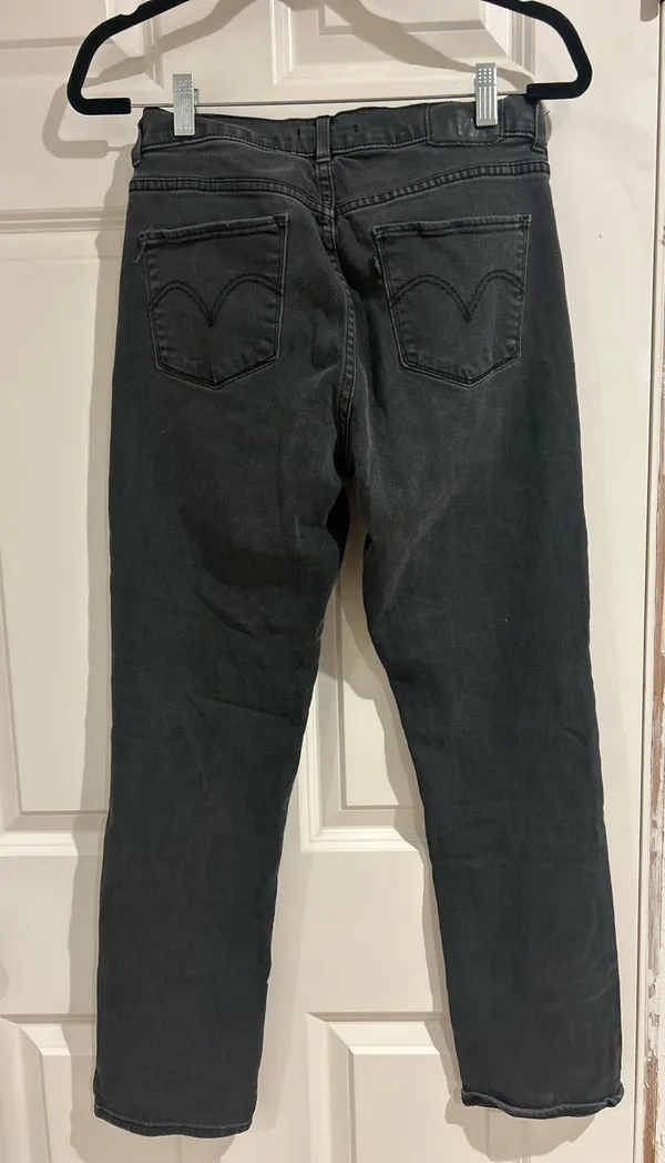 Levi’s Classic Straight Jeans Women’s - Image 2