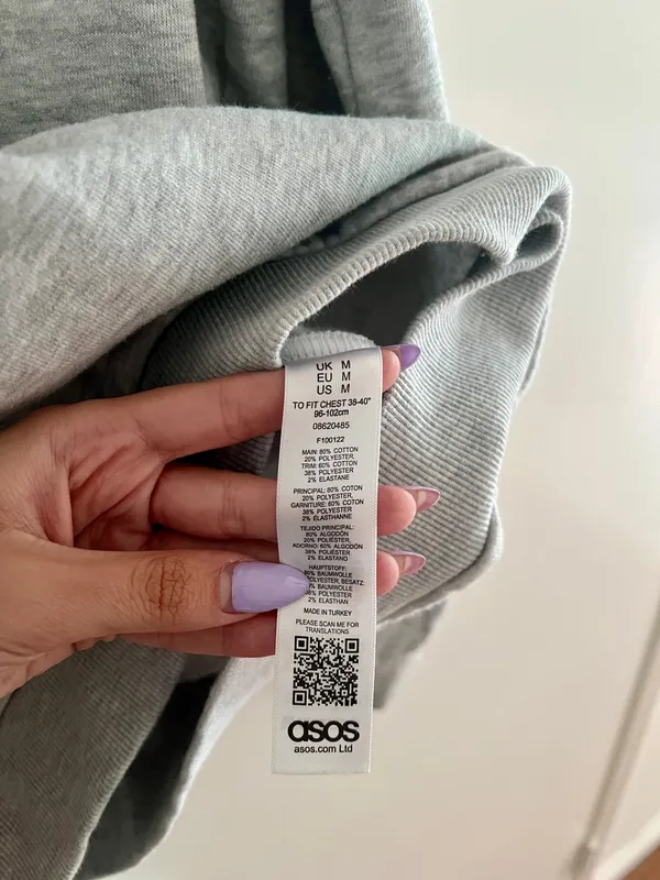 asos nfl grey crewneck sweatshirt size medium - Image 4