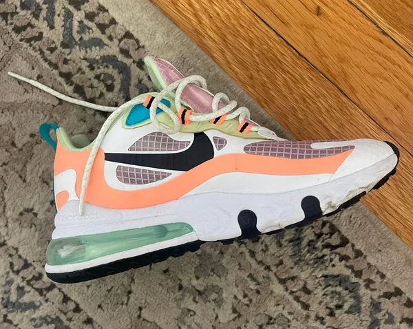 Nike Air Max 270 React SE Shoes - Image 4