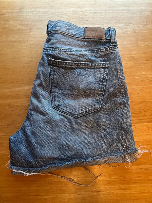 Women’s Distressed American Eagle Mom Shorts 4 - Image 3