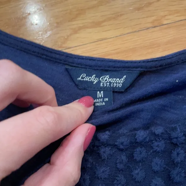 LUCKY BRAND 𝅺size medium top. Good condition - Image 3