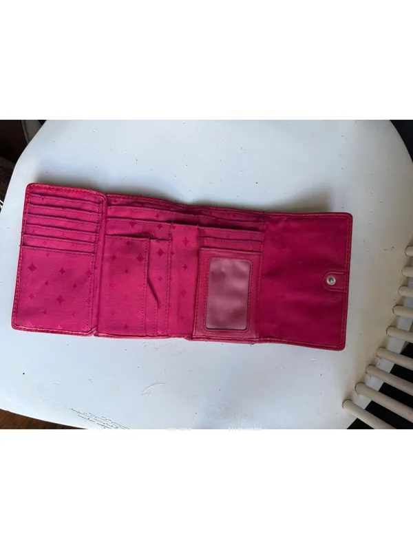 Fossil Red Leather Trifold Wallet with Zipper Pocket - Image 4