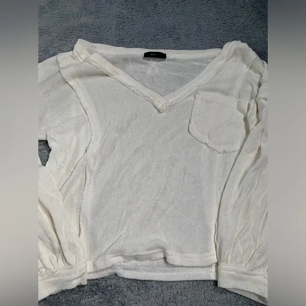 Vici White V-Neck Long puff Sleeve sweater top small - Image 3
