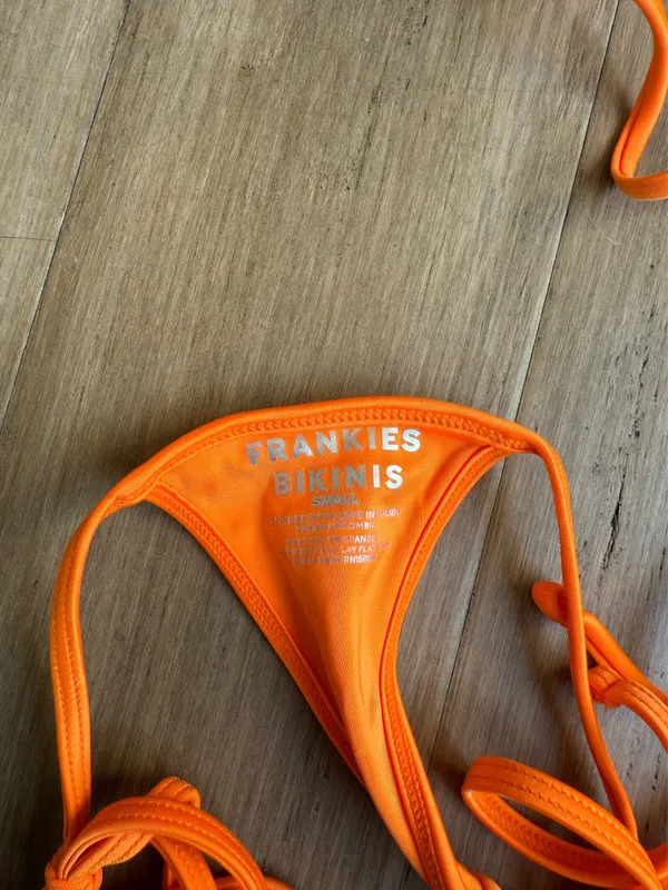 Frankies Bikinis Set - Image 4
