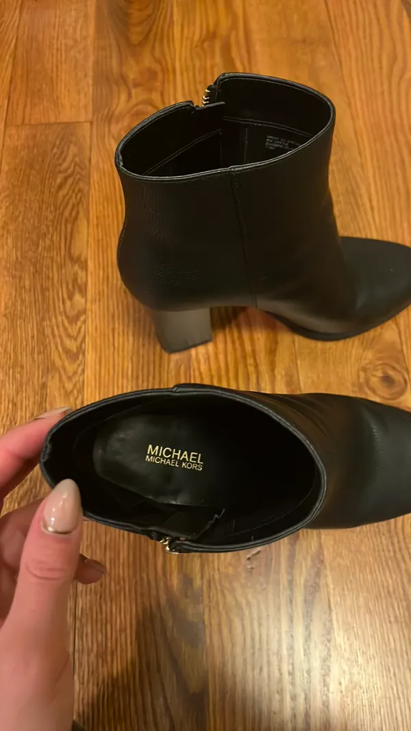 Michael Kors Booties Leather Black - Image 4