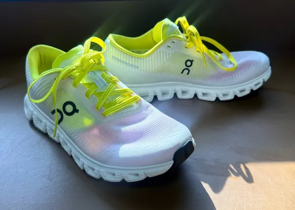 On Women’s Cloud 6 Push Running Shoes - Image 2