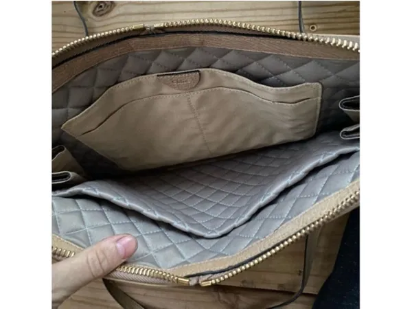 Chloé Lucy Two-Tone Leather Shoulder Bag Beige & Black Patent Leather - Image 10