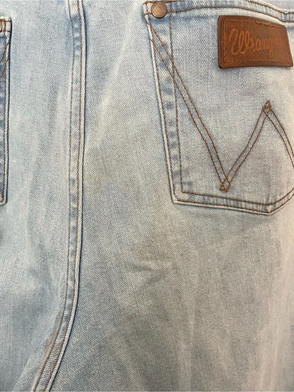 Wrangler X Pendelton Women's Trumpet Flare Jean in Light Wash Denim Size 32 Rare - Image 14