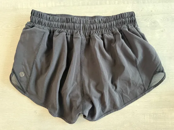 Lululemon Hotty Shorts 2.5" - Image 2