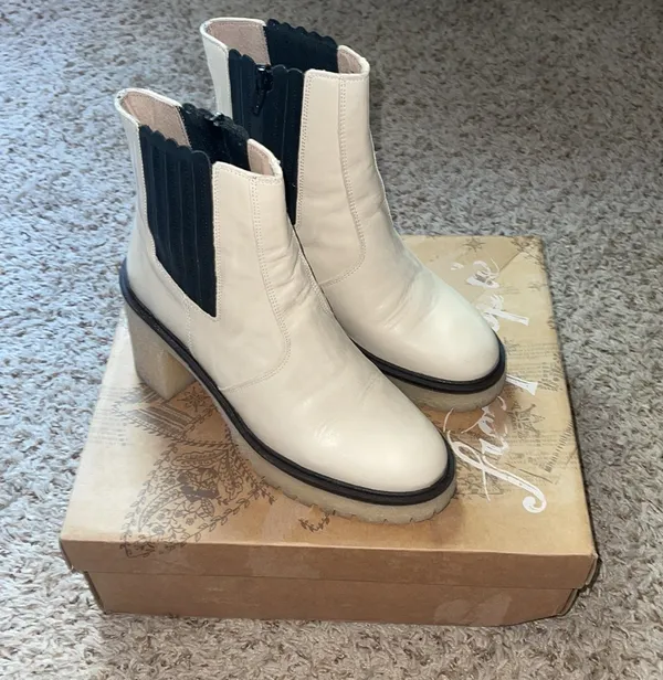 Free People James Chelsea boots - Image 4