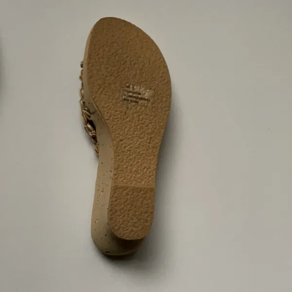 Slides - perfect for warm weather or in the house. BNWOT - Size 8 - Image 4
