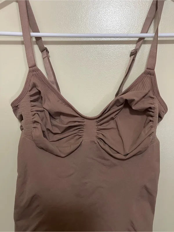 SKIMS Seamless Sculpting Bodysuit - Taupe - Image 4