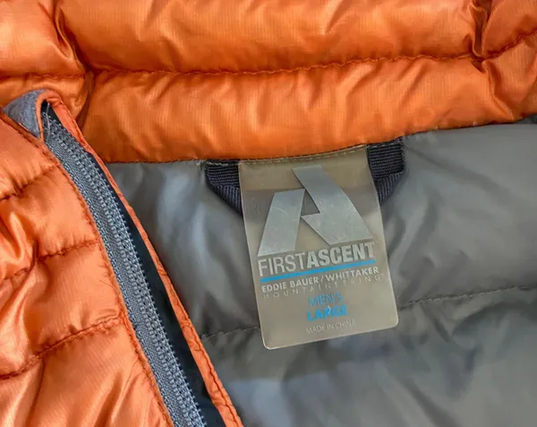 First Ascent Whittaker 800 Goose Down puffer jacket 🔥 - Image 6